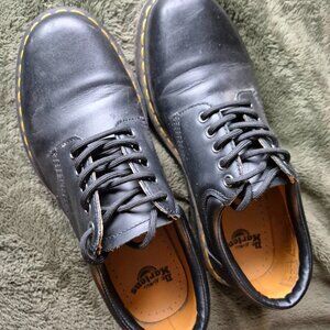 Dr. Martens Men's Shoes US 11 M Black Airwair